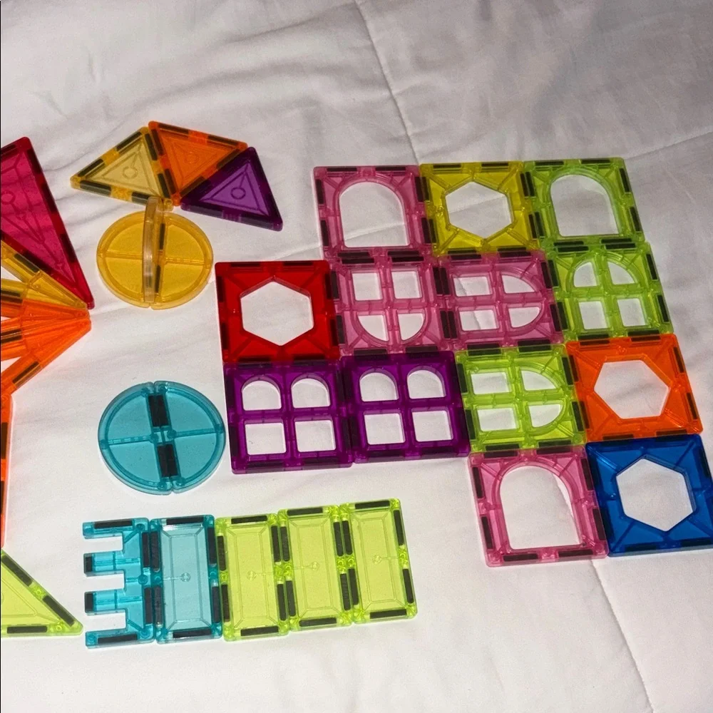 Translucent Magnetic Rainbow Building Blocks Set (37 pieces)